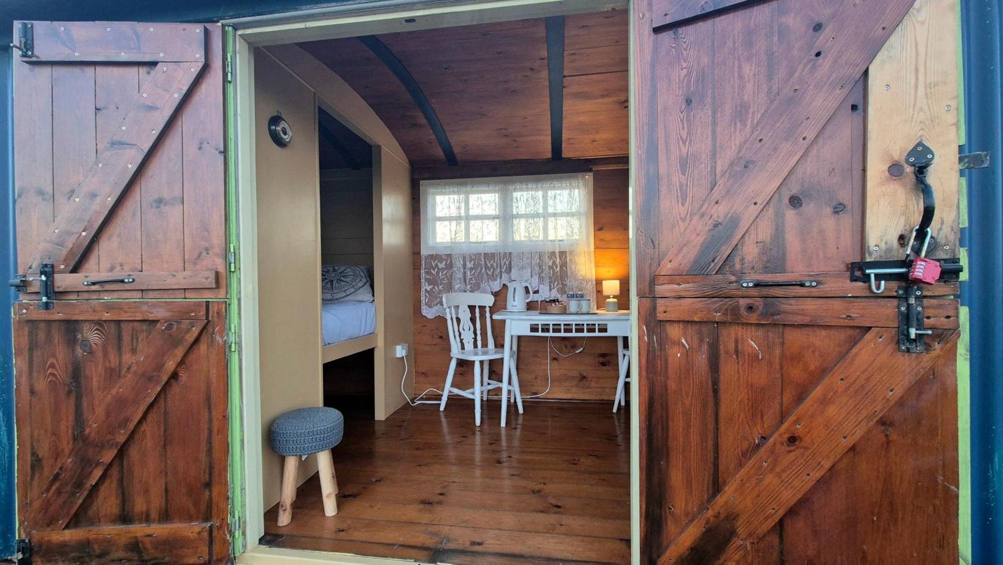 Coast Path Camping Saint Ishmaels  Ngoại thất bức ảnh